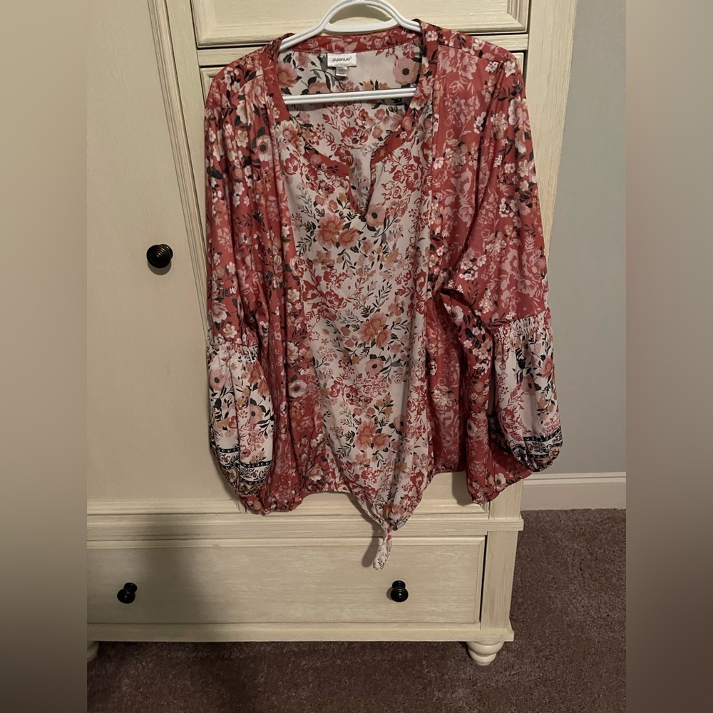 Women's Avenue 26/28 plus size